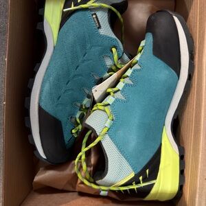 Teal and Black Women's Athletic Shoes